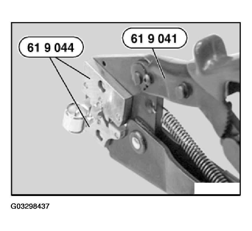 G03298437
