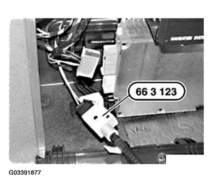 G03391877