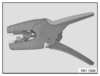 G09895746
